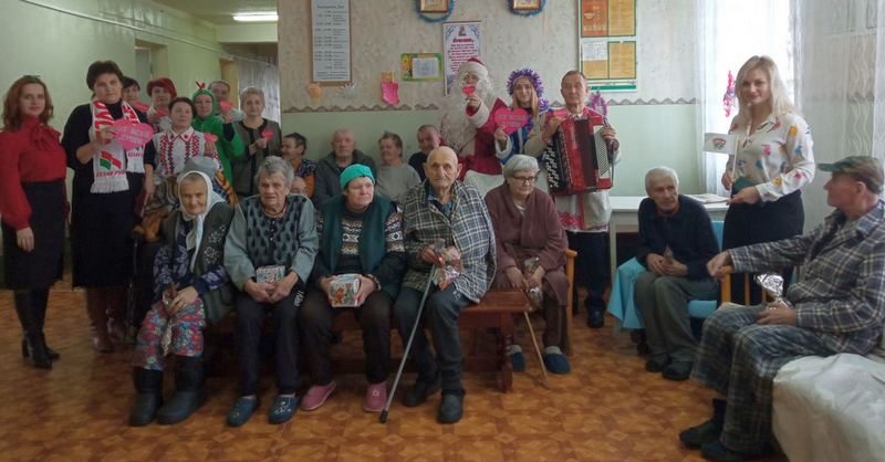  28 декабря в рамках акции «От всей души» с поздравлениями посетили Новозарянскую больницу сестринского ухода