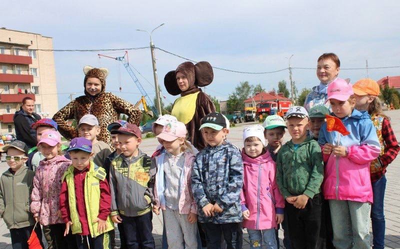  На главной площади г. Чашники состоялся яркий и запоминающийся детский праздник «Город детства», посвященный Дню защиты детей