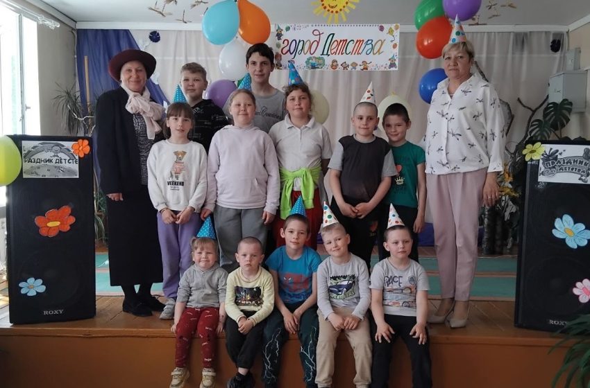  1 июня в Проземлянском СКБ поводом для праздника «Город детства» стали три события: День защиты детей, первый день лета и долгожданные каникулы!