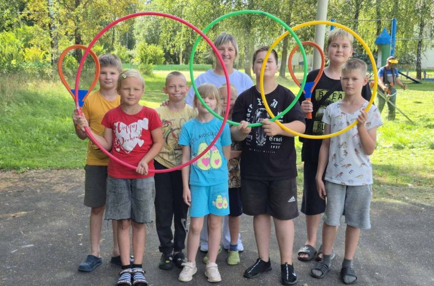  19 августа работники филиала «Ольшанский СДК» провели спортландию «Веселее жить, если со спортом дружить»